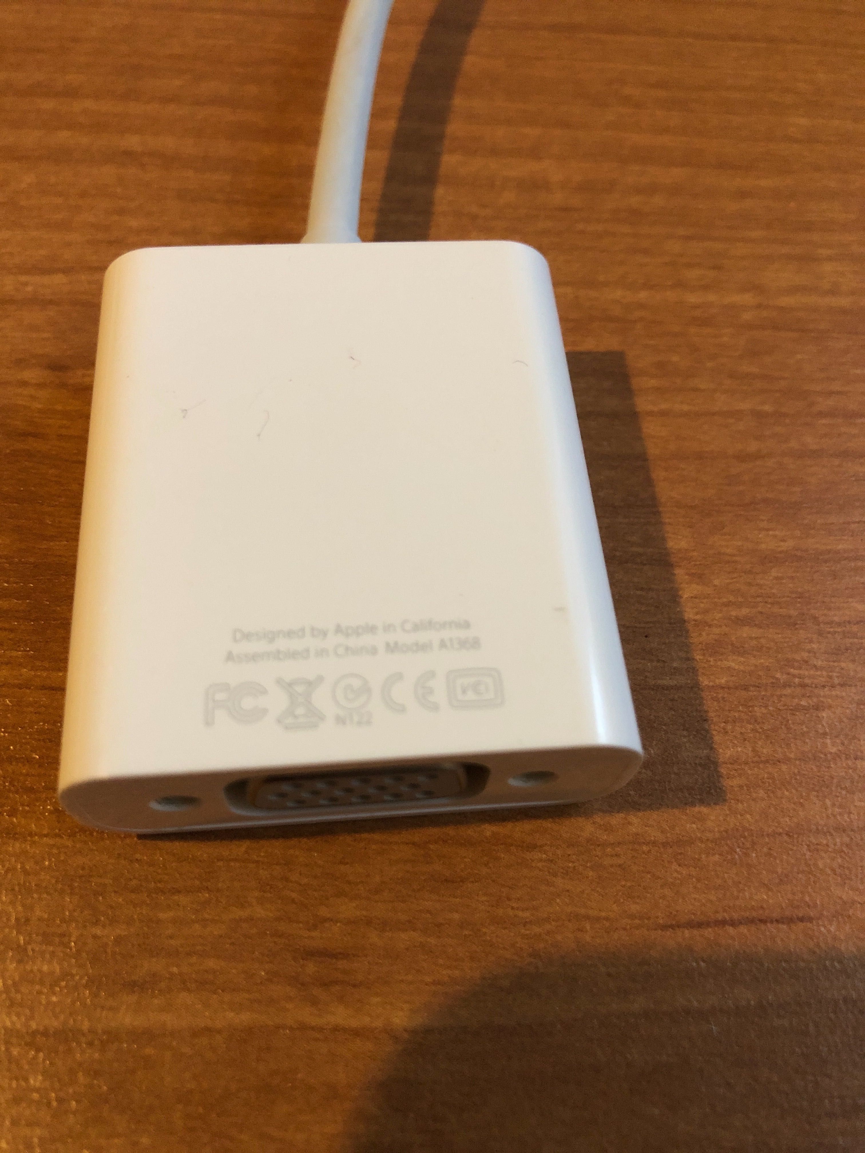 Apple iPad Dock Connector z VGA-Adapter