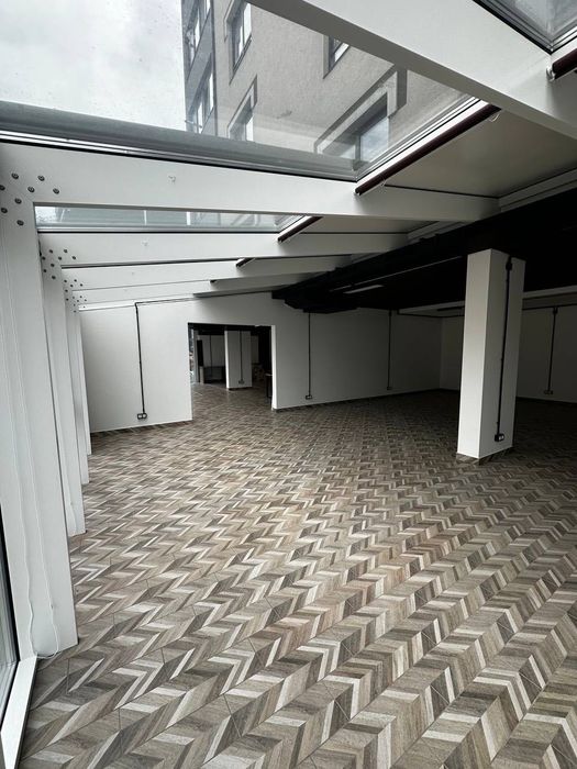 Оренда фасадного приміщення 80 м2 в центрі міста