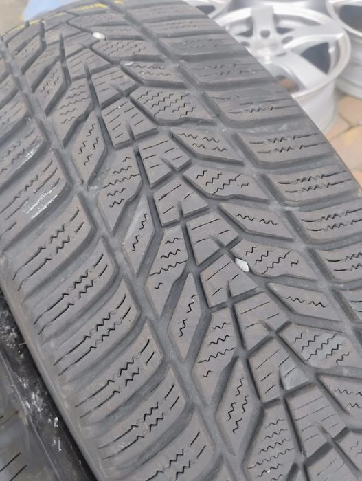 2sztuki Opony zimowe 215 65 r17 99v Hankook 2022r.
