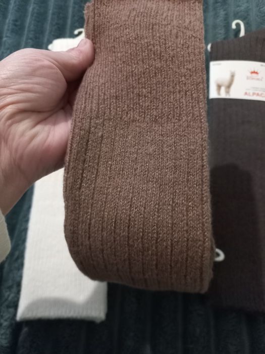 Теплі підколінники/гольфы із шерсті альпаки, білі і різнокольорві .