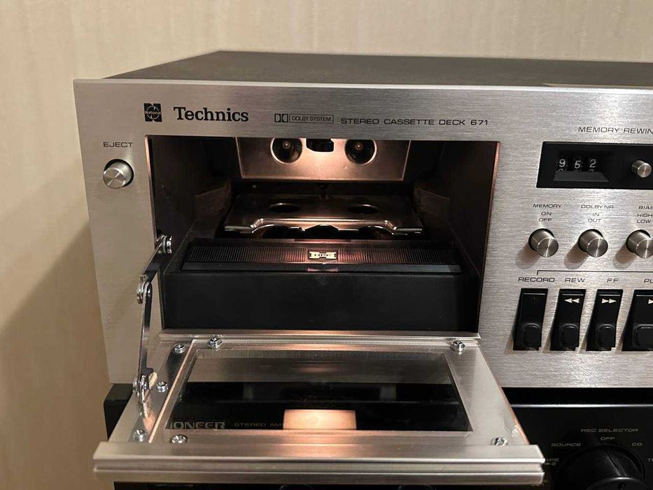 Кассетная дека Technics RS-671