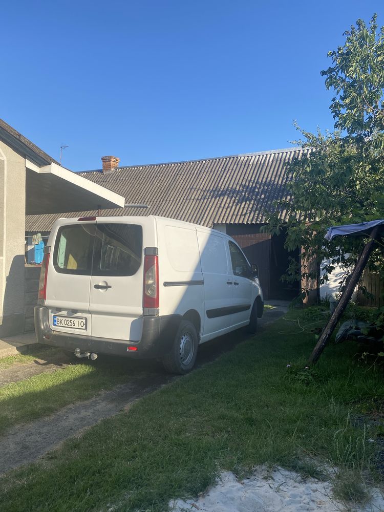 Подам автомобіль