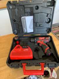 Berbequim combinado Milwaukee M12BPD-202C