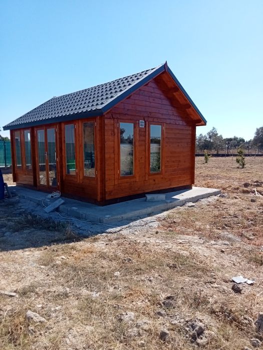 Montagem de casas pré fabricadas em madeira