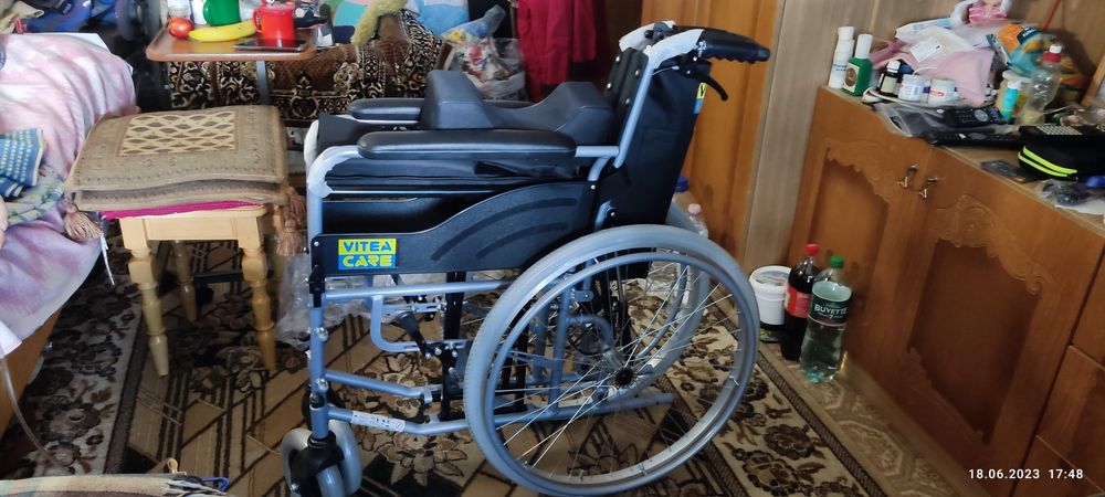 Інвалідний візок Vitea Kare VCWK703