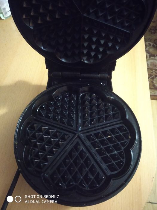 Електровафельниця