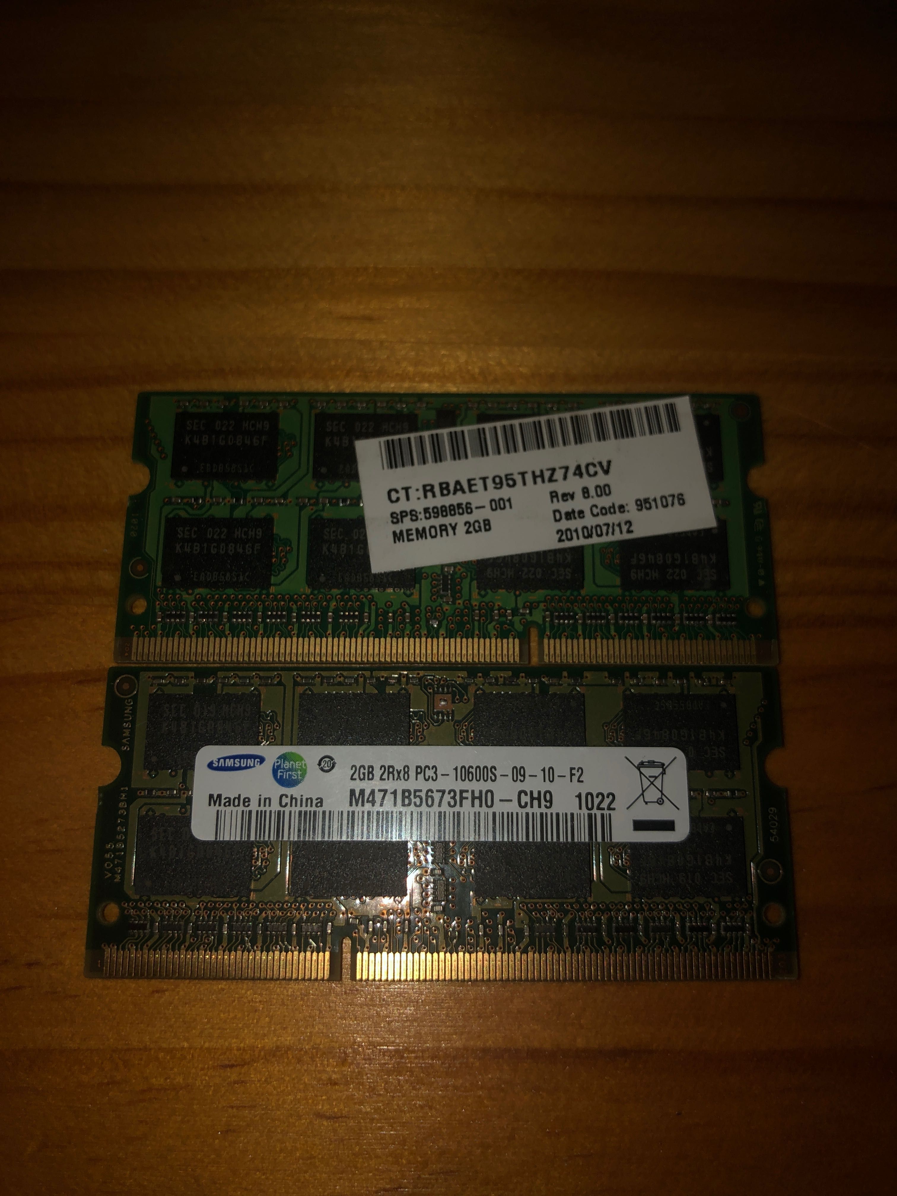 Vendo 2 DIM’s memória 2GB RAM