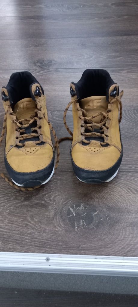 Buty jesienne 4F   rozmiar 32