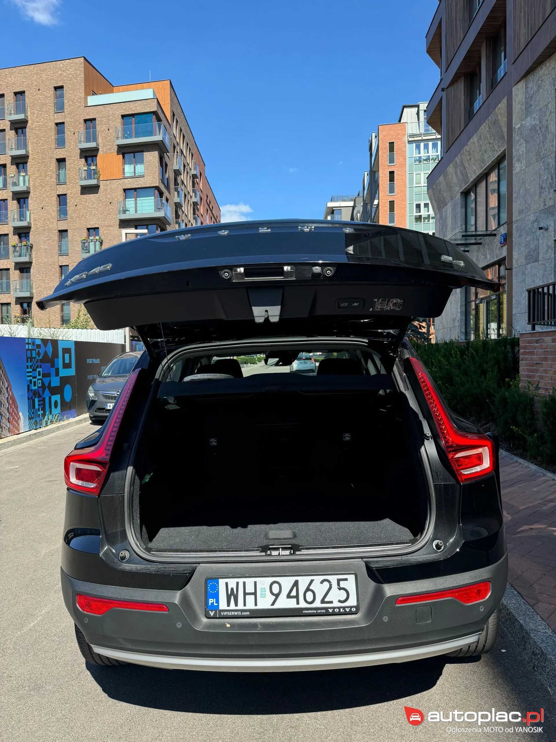 VOLVO XC 40 2.0 w wersji INSCRIPTION