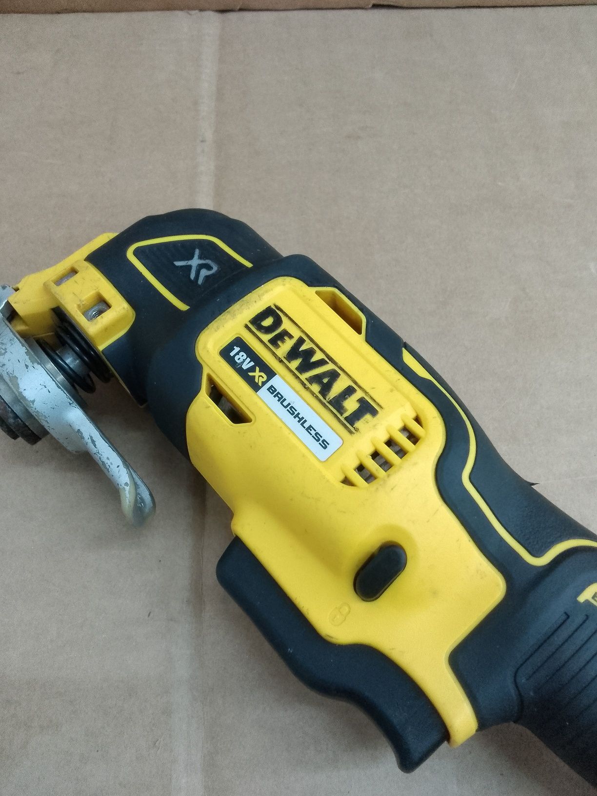 DeWalt DCS355 Narzędzie Urządzenie Wielofunkcyjne Multitool Brushless