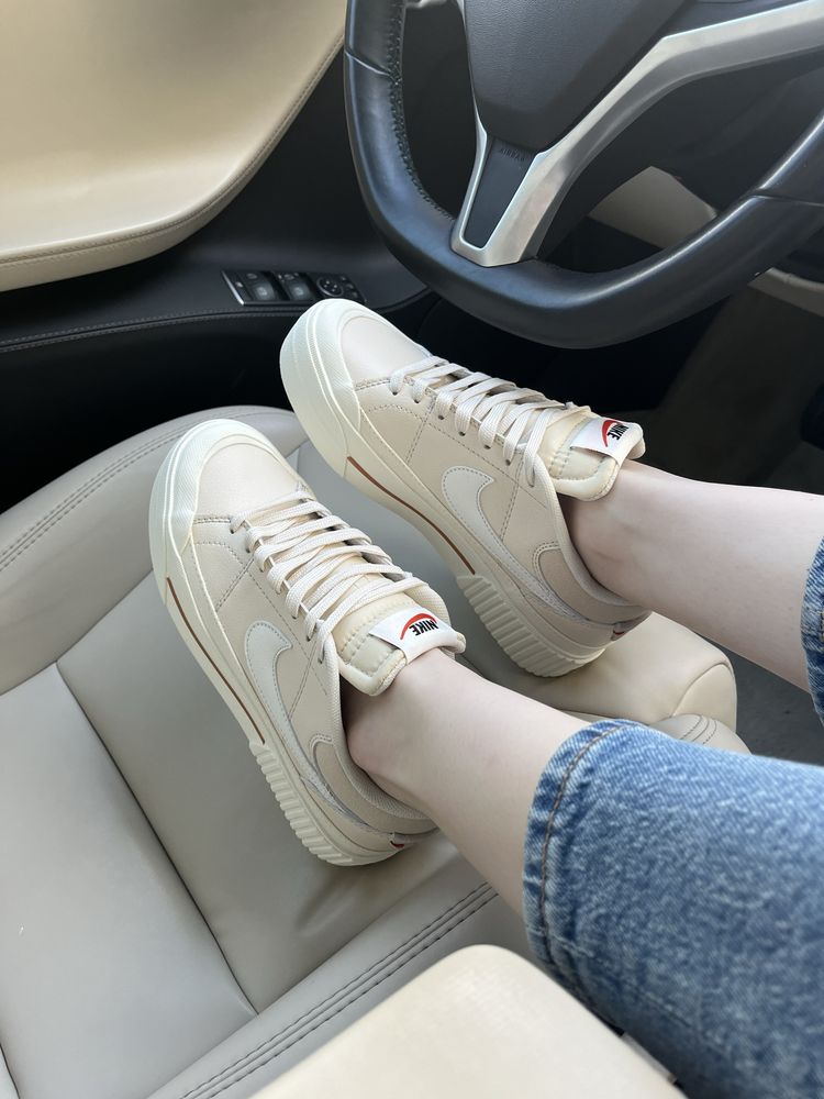 Nike Court Legacy Lift Beige