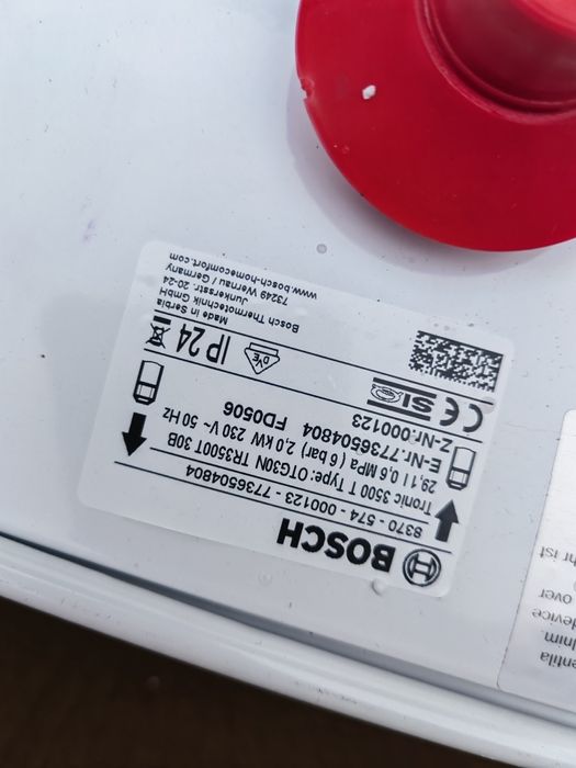 Podgrzewacz wody Bosch Tronic 3500 T (model OTG30N TR3500T 30B).