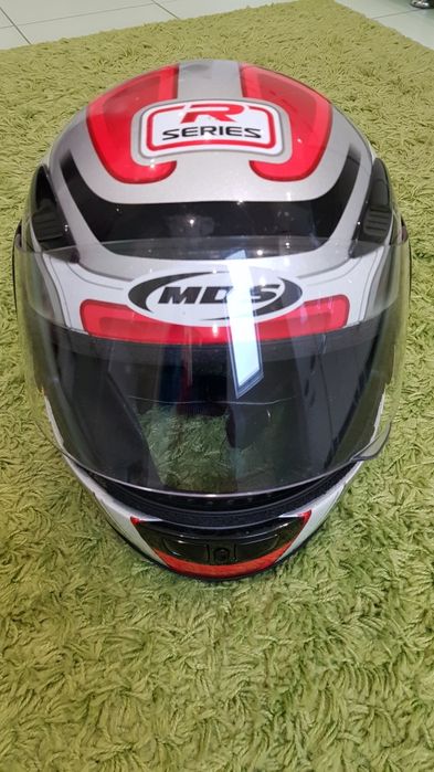 Продаю мотошолом.