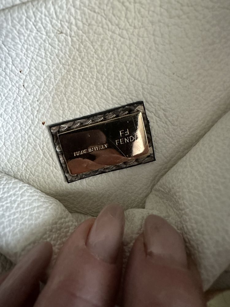 Сумка из кожи питона в стиле fendi