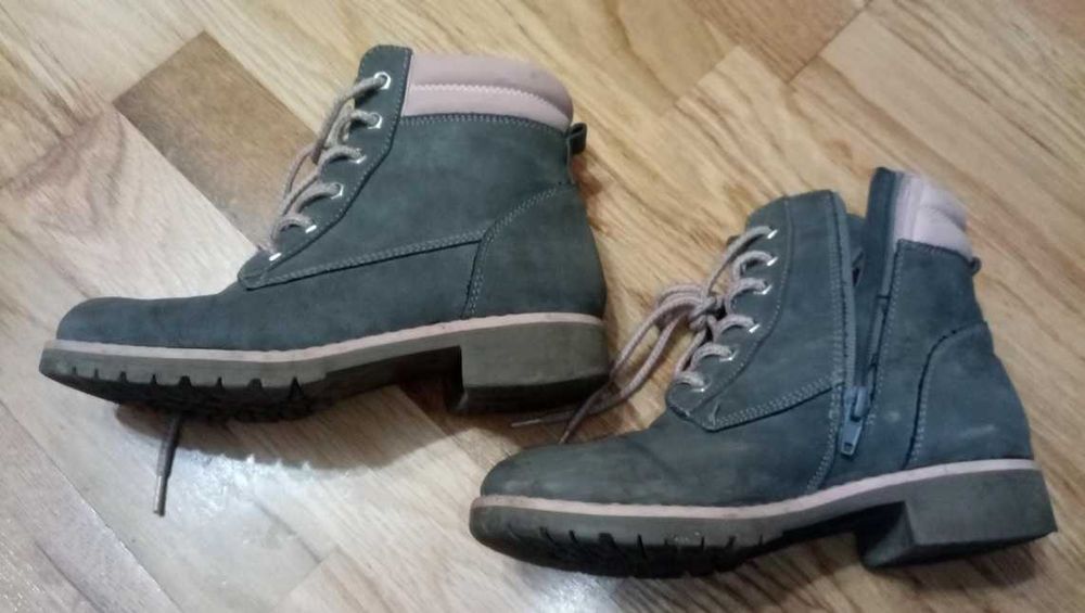 Ботинки на девочку Venice 34р нубук