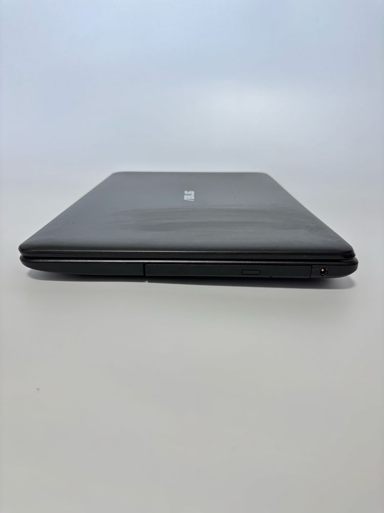 ASUS NoteBook F751S