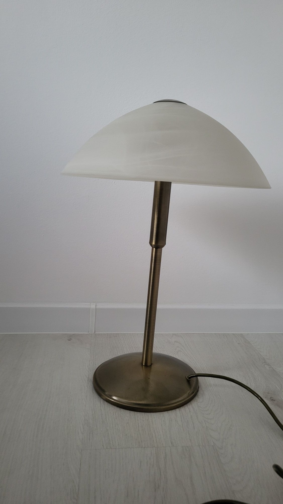 Lampka nocna metalowa szklana