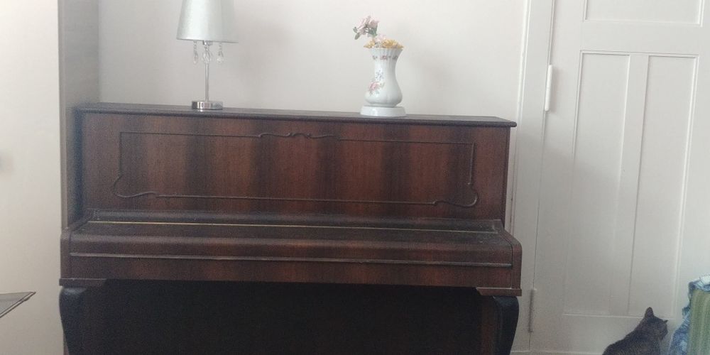 Pianino Legnica 1981