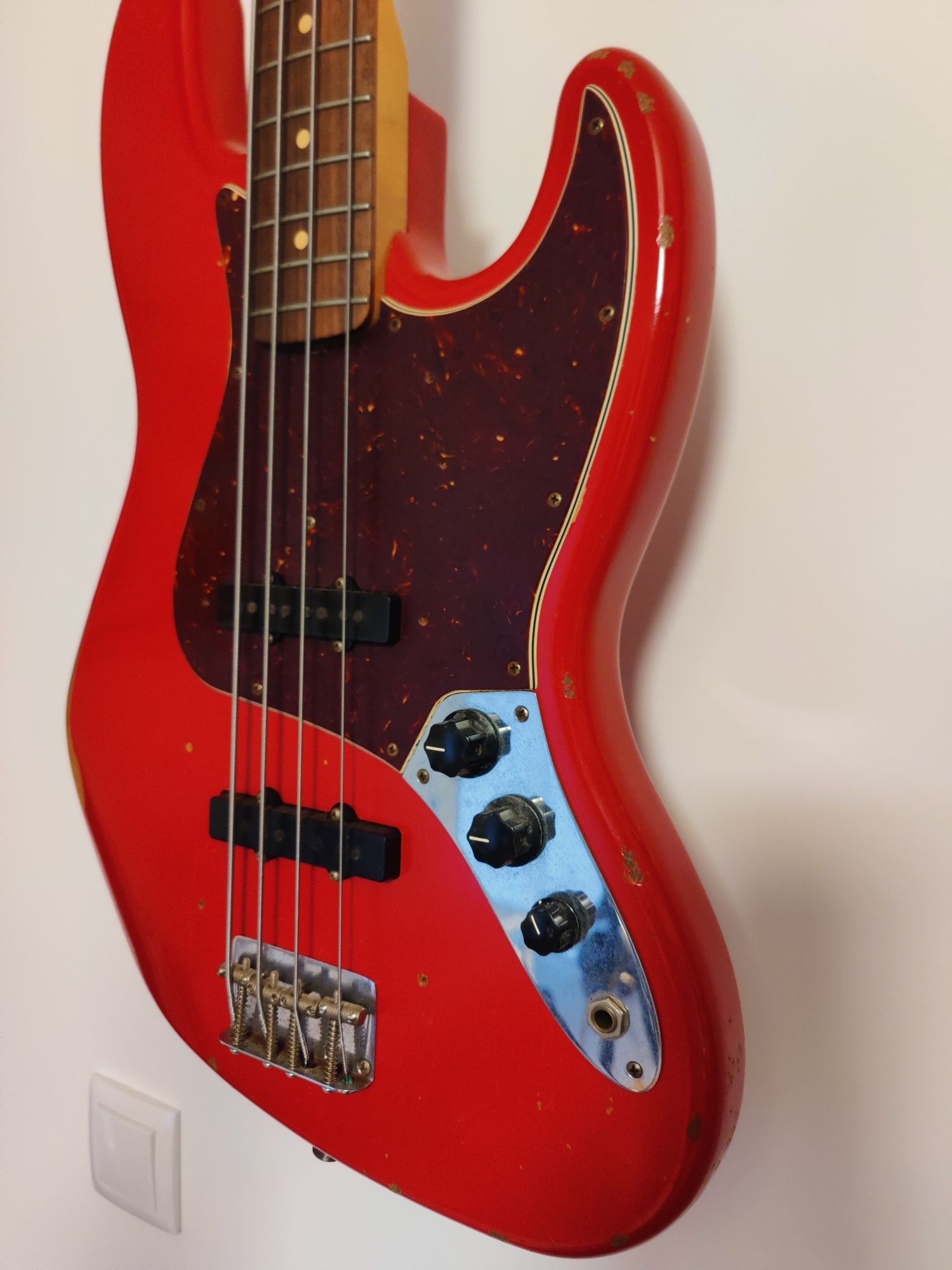 Fender Road Worn '60s Jazz Bass Pau Ferro Fretboard Fiesta Red