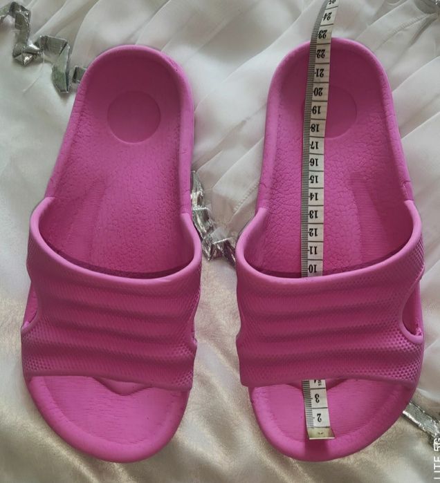 Gumowce, klapki basenowe roz. 34