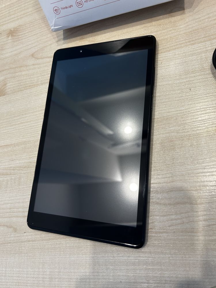NOWY Tablet LENOVO Tab E8 8" 1/16 GB Wi-Fi Czarny
