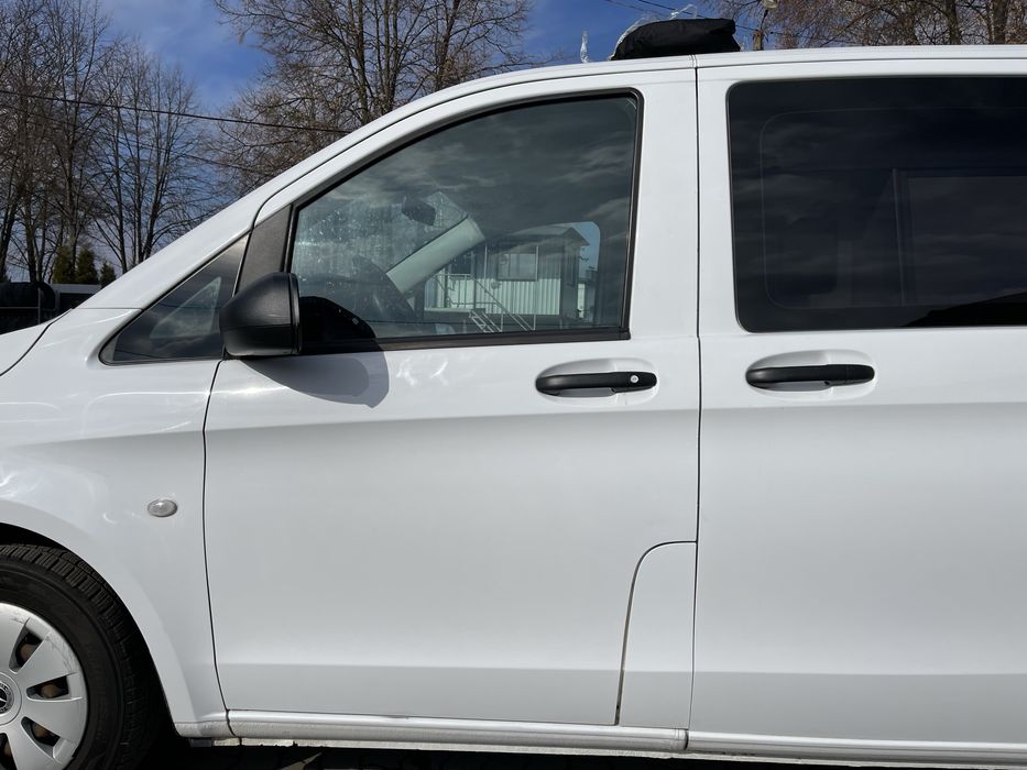 Передні двері білі Mercedes Vito W447 V-Class Viano