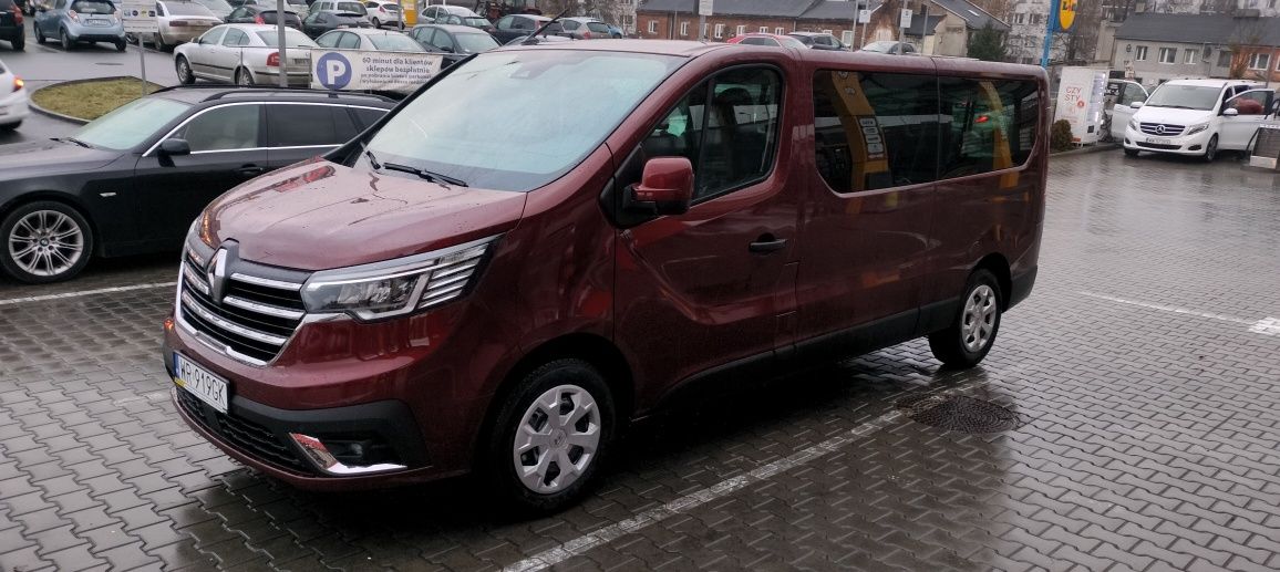 Wynajem busów 9os. Wypożyczalnia Nowe auta