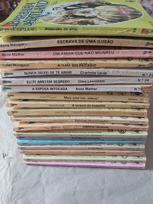 Livros Sabrina  Julia Bianca e outros - 32
