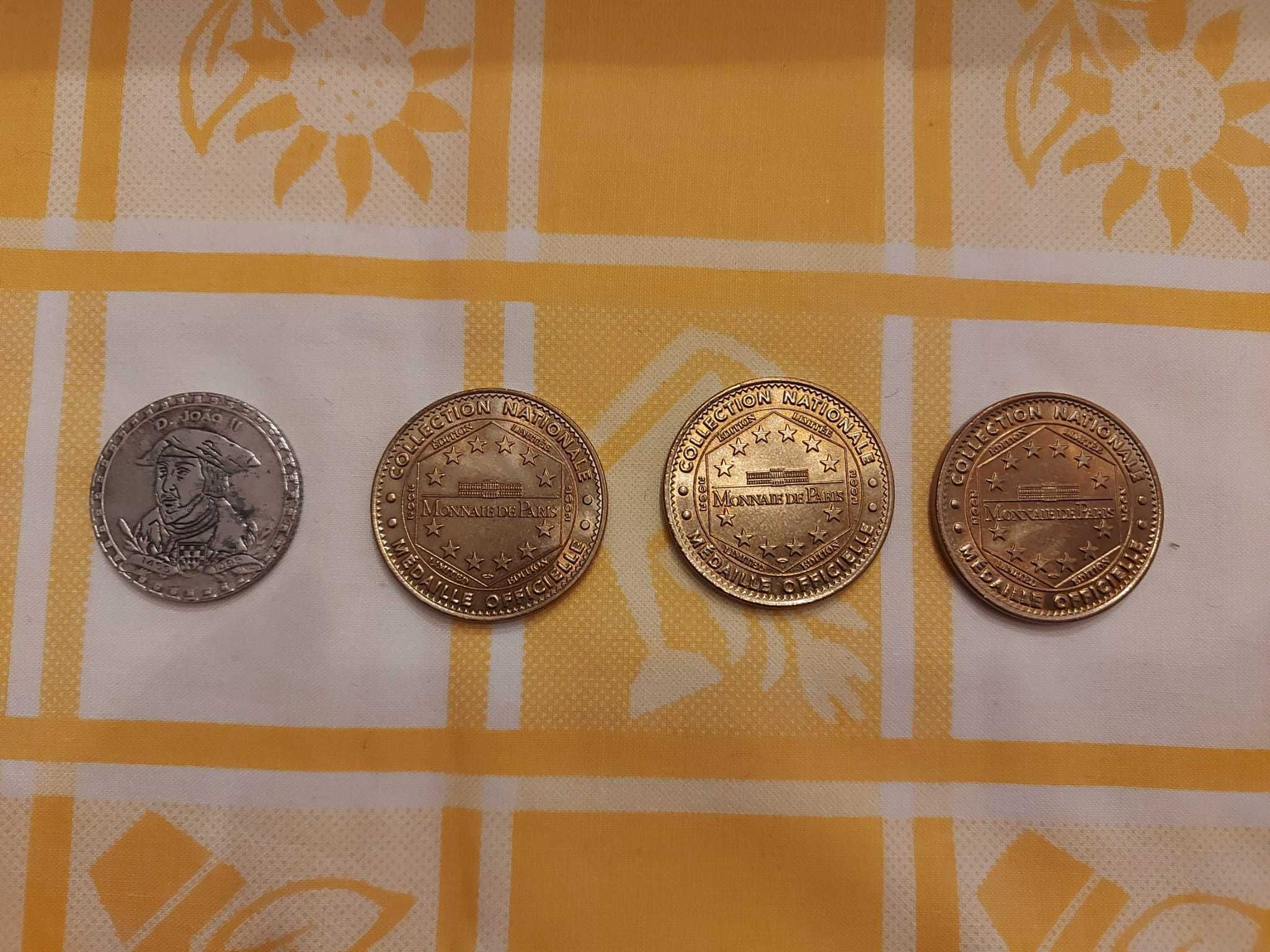 Lote 7 - Oito Medalhas (três Monnaie de Paris)