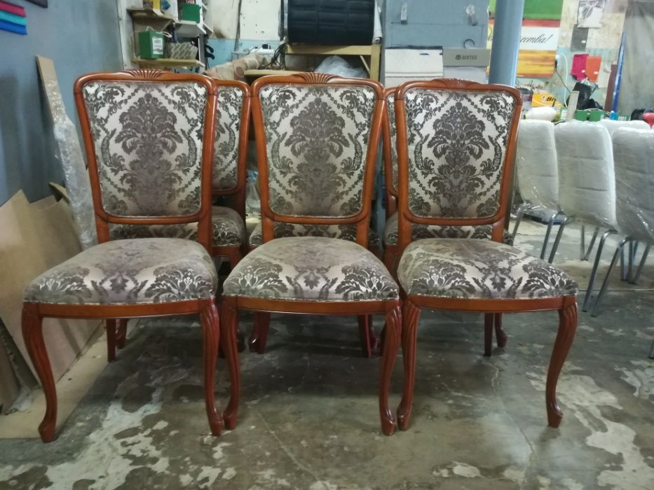 Перетяжка диванов профессионально