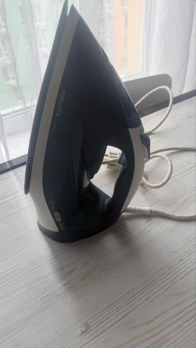 Продам утюг philips