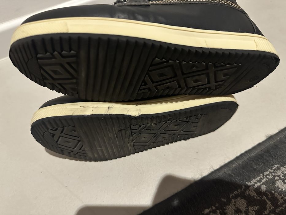 Kozaki jesienno-zimowe Kickers dla chłopca, roz 35, wodoodporne.