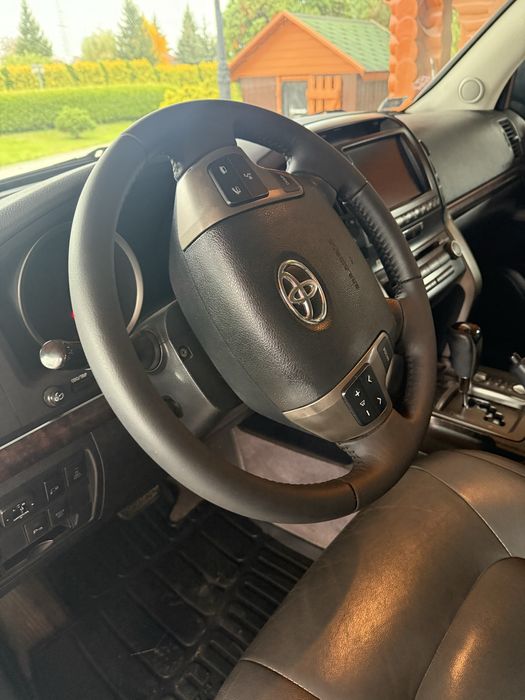 Toyota Land Cruiser V8 2010