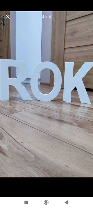 Napis rok na sesję fotograficzną