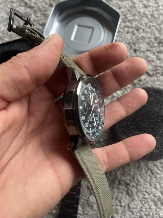 Relogio com duas braceletes