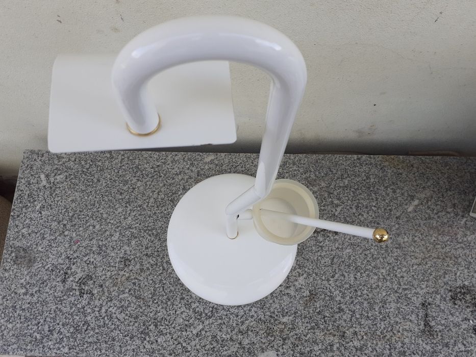 Suporte de rolo de papel e piaçaba