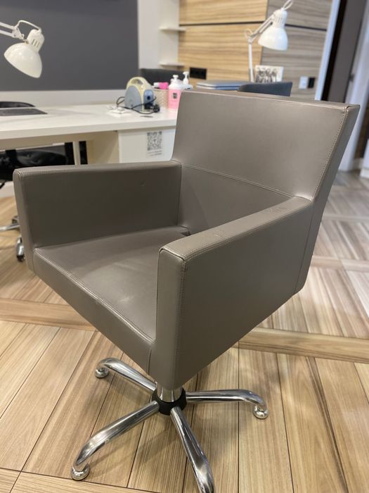 Крісло Перукарське Ayala