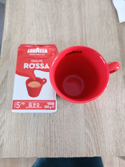Zestaw lavazza kubek kawa