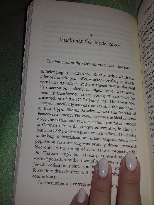 Książka o Auschwitz pt. "A history" (w języku angielskim)