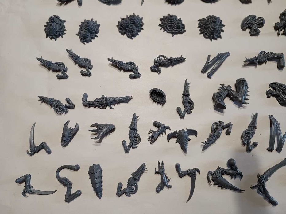 Sprzedam bitsy Tyranidów do Warhammera 40000