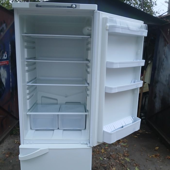 Продам холодильник Indesit