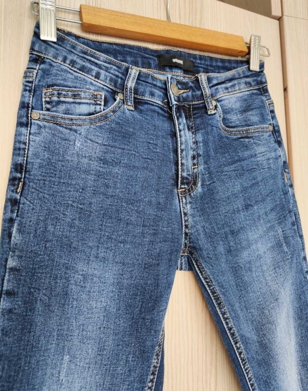 Spodnie dżinsowe rurki jeansy z dziurami, Answear r. xS, do kostek
