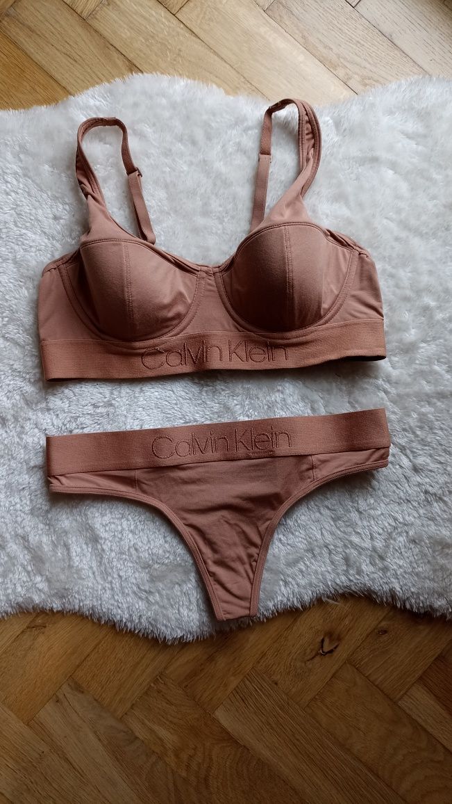 Komplet cielisty Calvin Klein