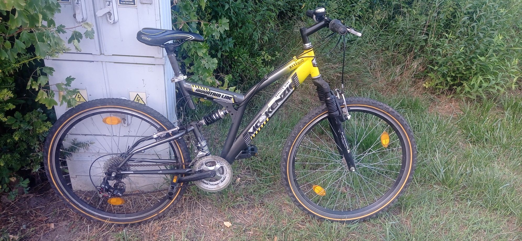 Rower górski MTB z przerzutkami oraz amortyzatorem  koła 26"