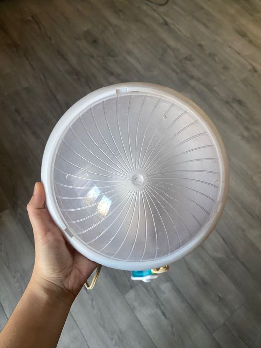 Світильник у гарному стані