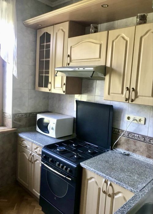 БЕЗ КОМІСІЇ . 2-К квартира.Сталінка. Поділ. Вул. Сирецька. Дорогожичі