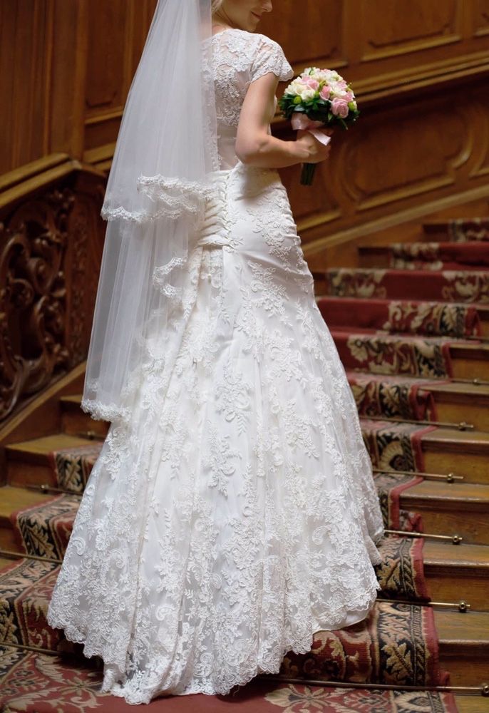 Весільна сукня бренду Hadassa