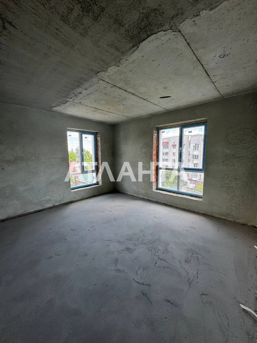 Дворівнева квартира з мансардою у зеленій зоні