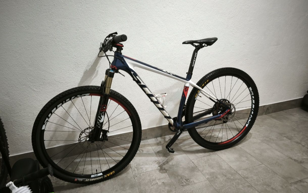 Bicicleta Scott Carbono