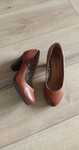 Buty damskie na obcasie 35